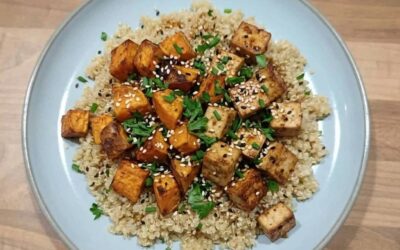Quinoa con Tofu Umami y batata asada