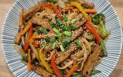 Wok de Seitán con Verduras y Fideos